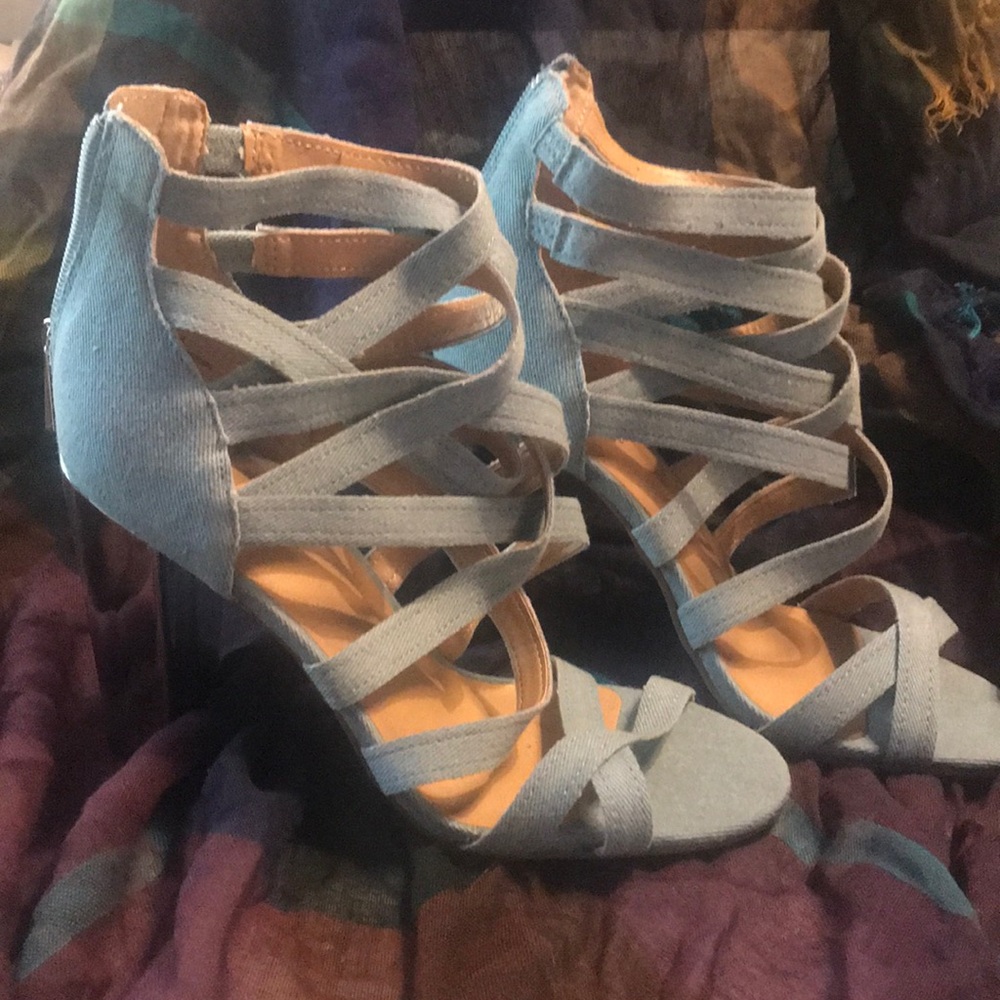 🎈🎈NWOB Denim Strappy Sandals